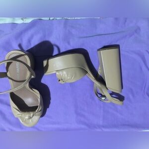 Gianni Bini chunky heals. Barely worn. . Goes with casual dress or office.